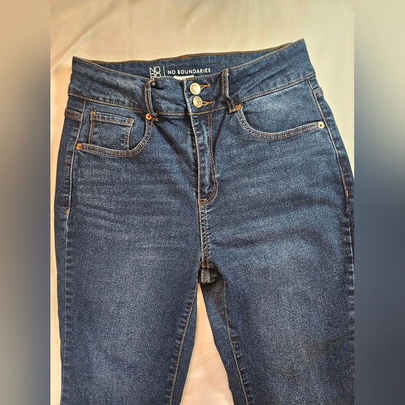No Boundaries Juniors Dark Blue Flare Denim 5 Pocket Jeans Size 11 - Picture 5 of 12